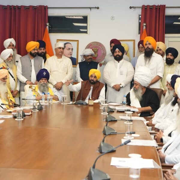 ਗੁਰੂ ਤੇਗ ਬਹਾਦਰ ਸਾਹਿਬ ਦੇ 350ਵੇਂ ਸ਼ਹੀਦੀ ਦਿਹਾੜੇ ਦੀਆਂ ਤਿਆਰੀਆਂ ਸਬੰਧੀ ਮੁੱਖ ਮੰਤਰੀ ਵੱਲੋਂ ਸਿੱਖ ਸੰਤਾਂ, ਮਹਾਂਪੁਰਸ਼ਾਂ ਤੇ ਵਿਦਵਾਨਾਂ ਨਾਲ ਮੀਟਿੰਗ