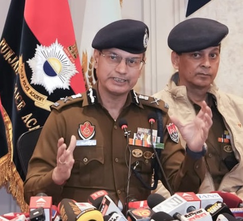 ਮੁੱਖ ਮੰਤਰੀ ਭਗਵੰਤ ਸਿੰਘ ਮਾਨ ਦੀ ਅਗਵਾਈ ਵਾਲੀ ਪੰਜਾਬ ਸਰਕਾਰ ਨੇ ਪੰਜਾਬ ਨੂੰ ਗੈਂਗਸਟਰ ਮੁਕਤ ਸੂਬਾ ਬਣਾਉਣ ਲਈ ‘ਗੈਂਗਸਟਰਾਂ ’ਤੇ ਵਾਰ’ ਦੀ ਕੀਤੀ ਸ਼ੁਰੂਆਤ